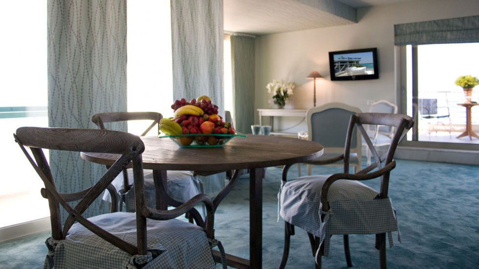 Aquila Porto Rethymno - Mythica - Executive Suite Sea View - Dining Aquila Porto Rethymno - Mythica - Executive Suite Sea View - Dining