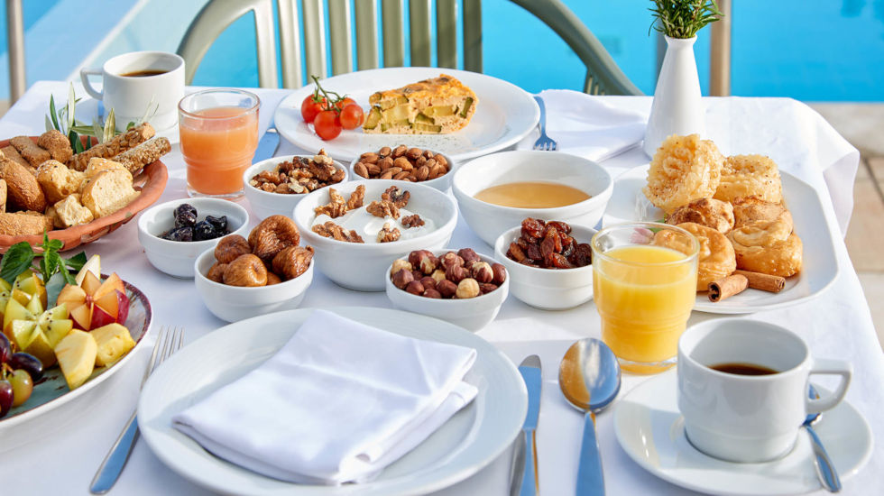 Village Heights Resort - Main Restaurant By the Pool - All-Inclusive Breakfast Village Heights Resort - Main Restaurant By the Pool - All-Inclusive Breakfast